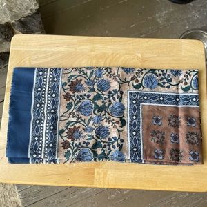 Stratford scarf by Foulard Stratford